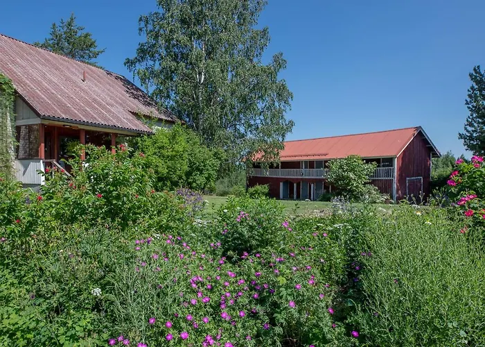 Metsaesydaen Huonemajoitus בית כפרי *