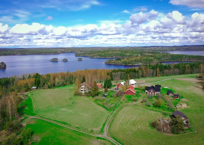 בית כפרי Metsaesydaen Huonemajoitus *