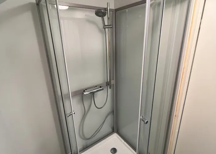 Metsaesydaen Huonemajoitus בית כפרי *